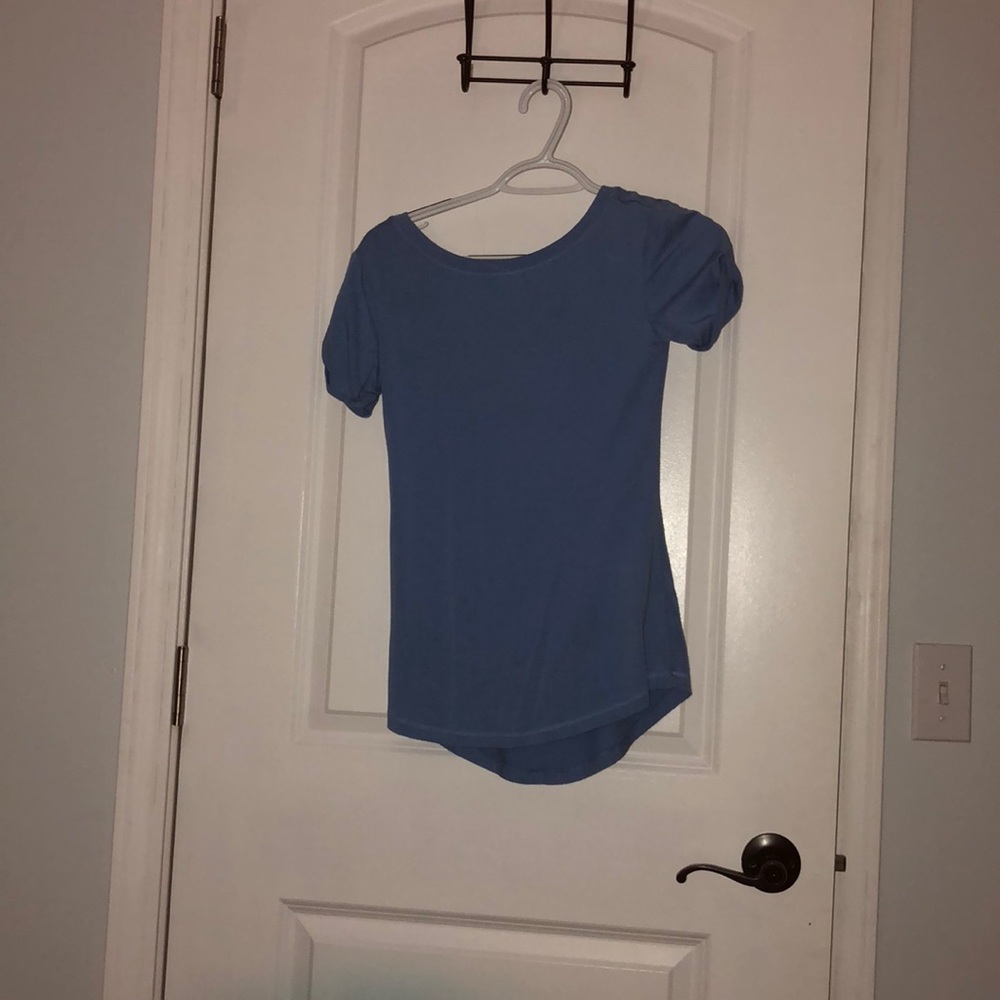 blue workout shirt